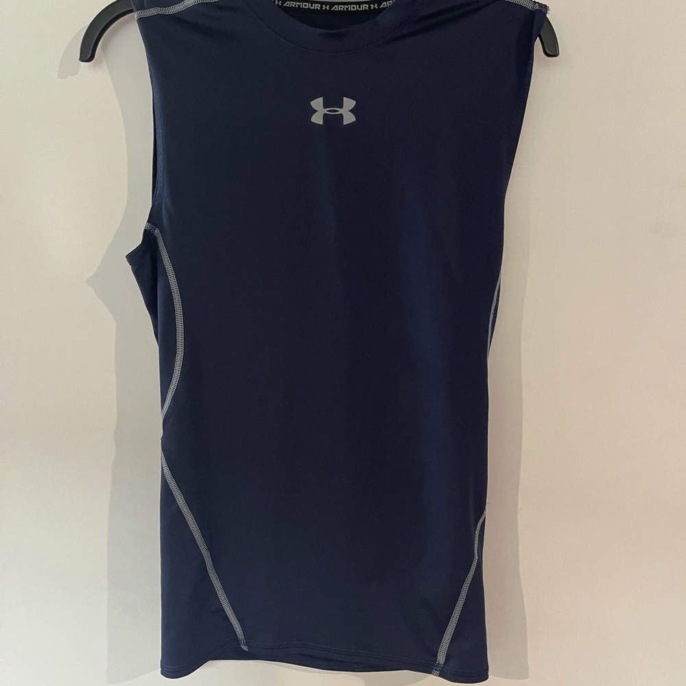 Under Armour’s Men Compression Tanks - image 5